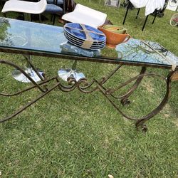 Sofa Glass And Iron Table