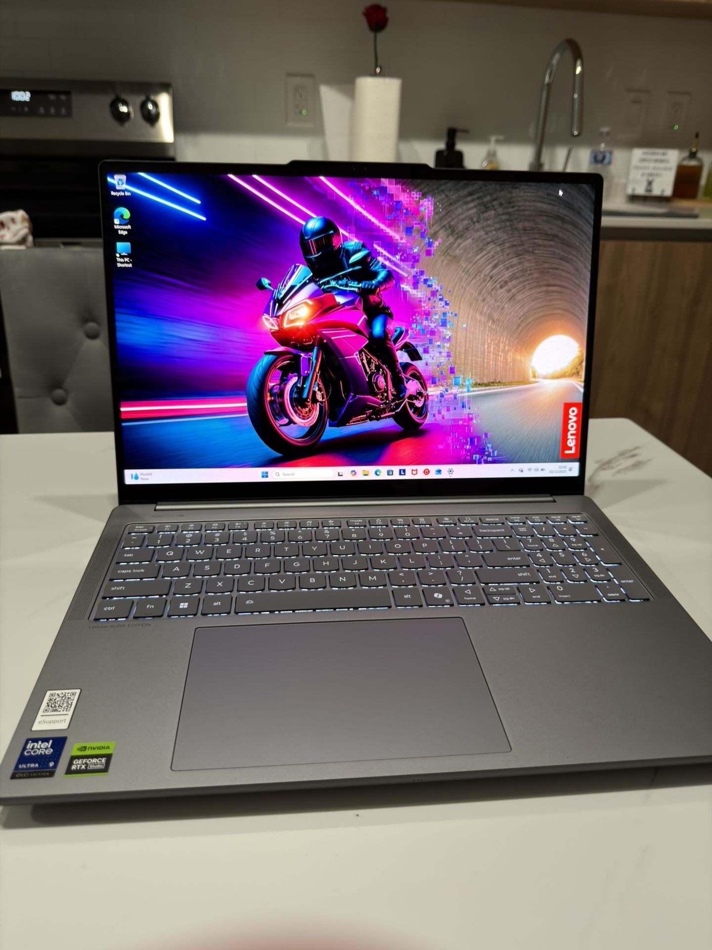 Lenovo Yoga Pro 9i 16" Laptop - Intel Ultra 9 285H 16-Core, NVIDIA GeForce RTX 5060, 32GB RAM, 1TB NVMe SSD, 16.0" 3.2K Tandem OLED 120Hz 1000-nits, W