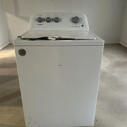 2024 Whirlpool Top-Load Washer – Like New, 40 cu ft Capacity - Atlanta, GA
