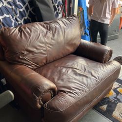 Leather Oversized Chair 