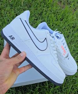 Air Force 1 ‘White Black Outline’ size 8, 9.5, 10