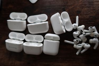 Apple AirPods / Cases – $220 FIRM