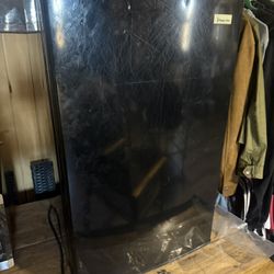 Magic Chef Mini Refrigerator 