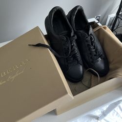 Burberry Sneaker with Box New
