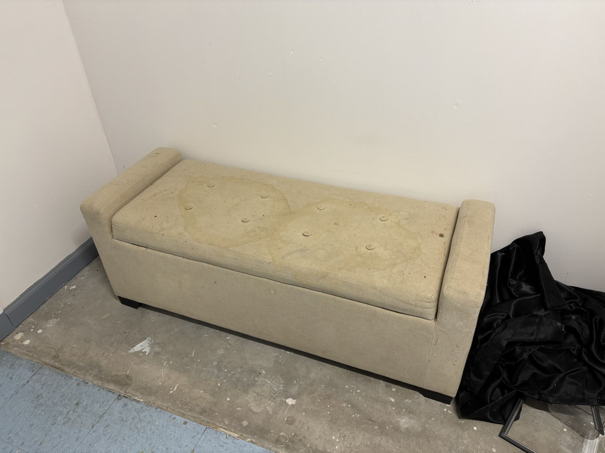 Selling A Used Bench Storage Ottoman