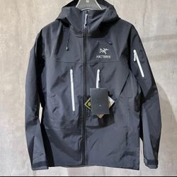 Arc’teryx Alpha SV Jacket 