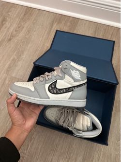 Air Jordan 1 Mid x Dior Custom / Dior Inspired – Excellent Condition