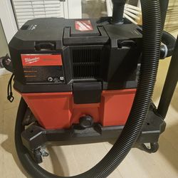 Milwaukee M18 Fuel 6 gallon shop vac
