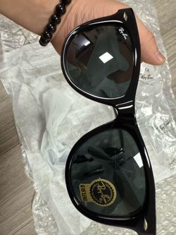 Meta glasses