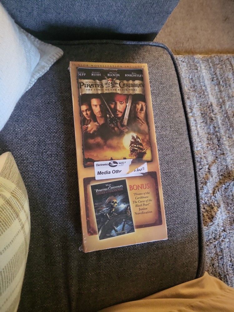 Pirates Of The Caribbea: Curse Of The Black Pearl