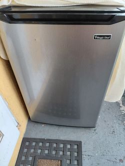 MAGIC CHEF REFRIGERATOR/FREEZER‼️PU 45TH STREET WPB ‼️
