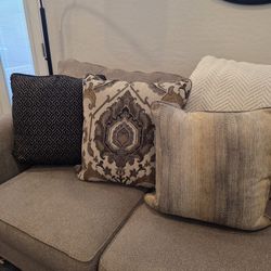 New Beautiful Down Pillows! Two Of Each One. $10 Each
