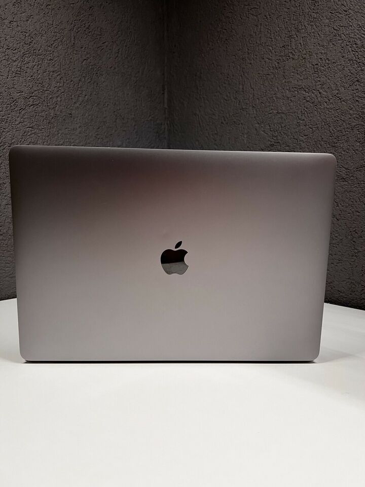 Macbook Air / Pro - Financing Available - Same Day Pickup