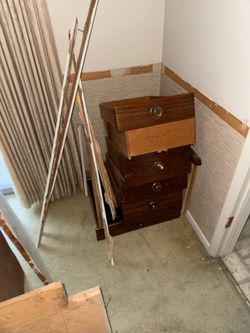 Free cabinet debris / scrap wood