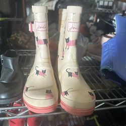 Rain boots size 12, kids five dollars