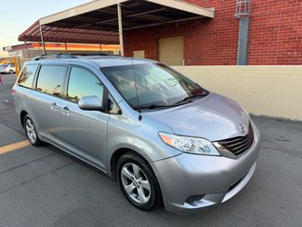 2012 Toyota Sienna