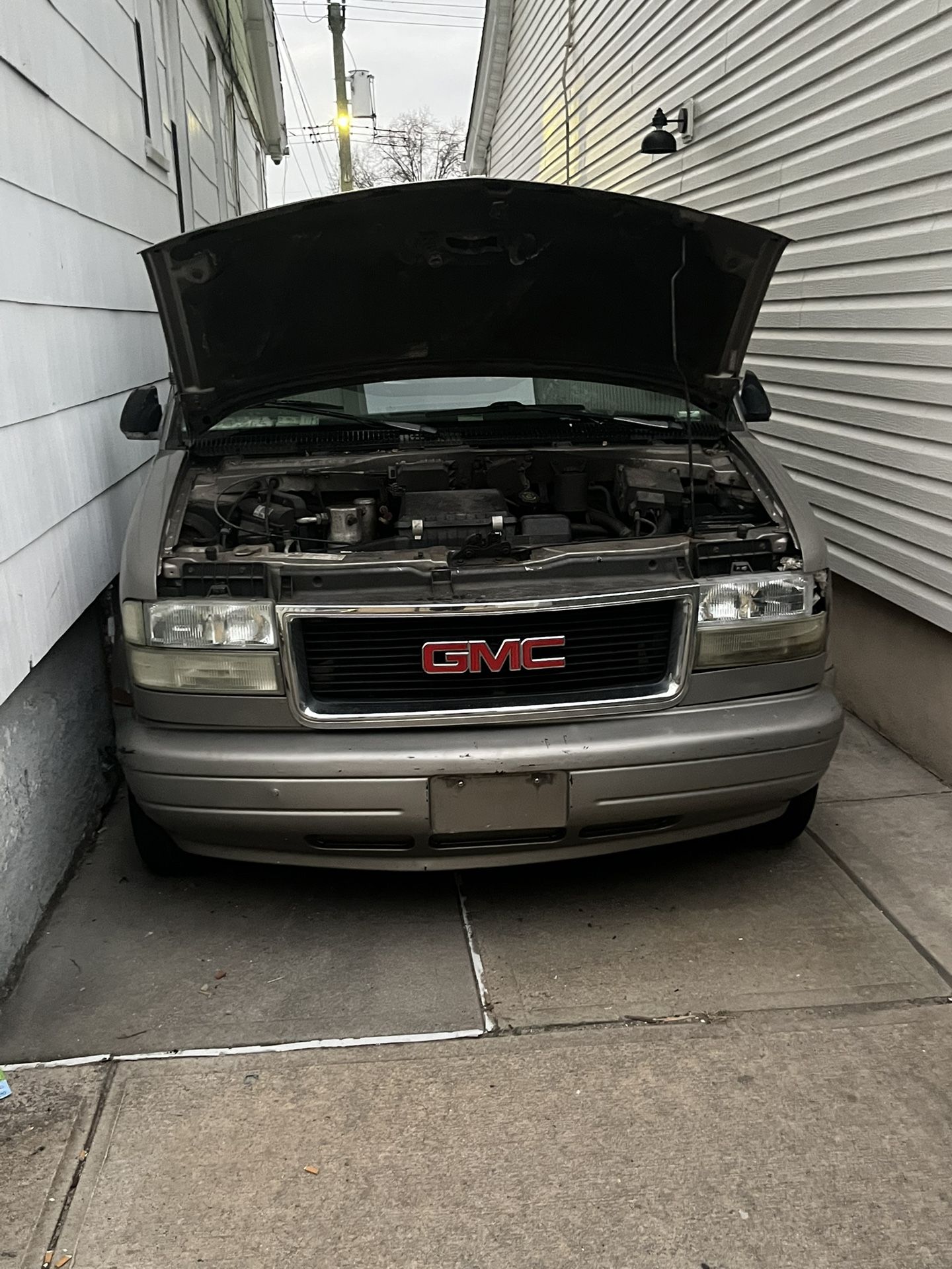 2002 GMC Safari