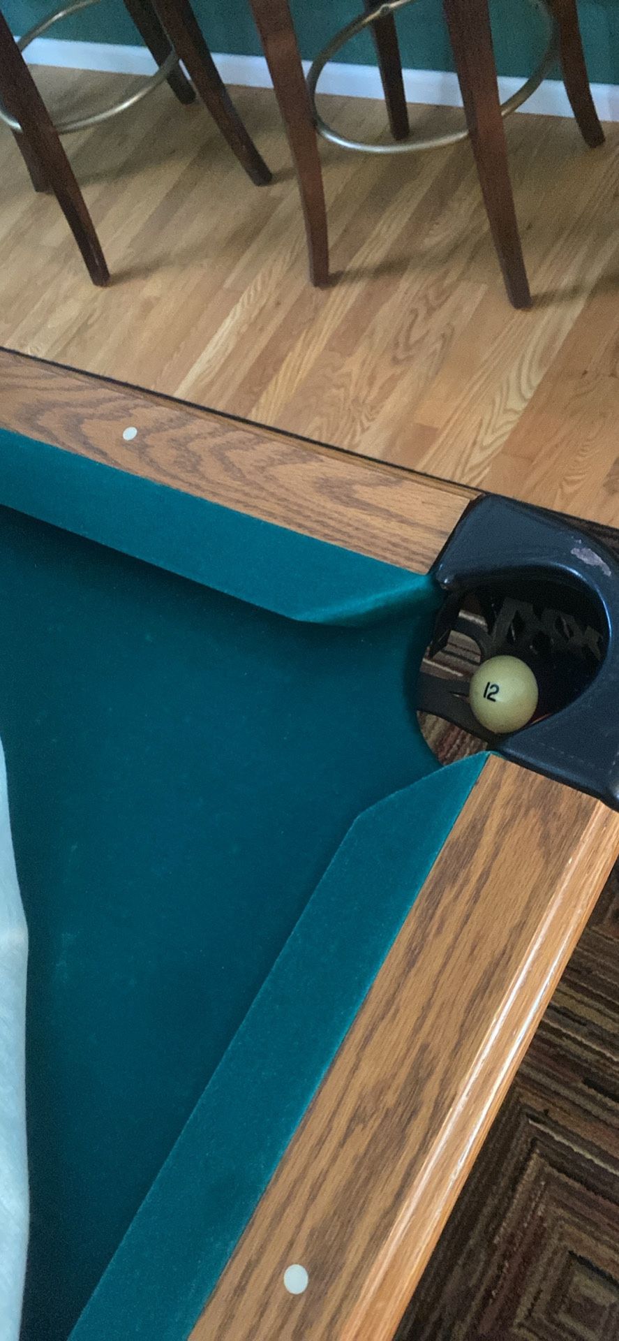 Pool Table/Barstools/Benches 300$ Pick Up