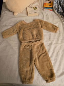 Carters 6-12M Size