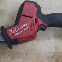 Milwaukee 12v sawzall 2520-20 with battery 4.ah pre owned 889545-1