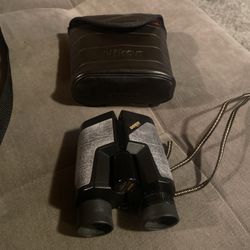 Vintage Nikon Venturer II compact Binoculars 