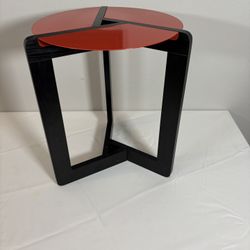 Side Table /Accent Table Brand new Fully assembled