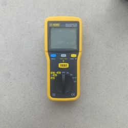 AEMC MEGOHMMETER Model 6527