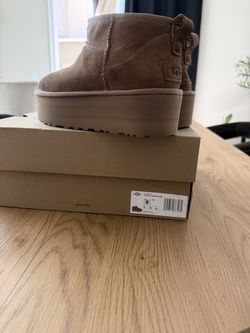 Ugg classic ultra mini platform