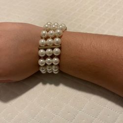 pearl bracelet