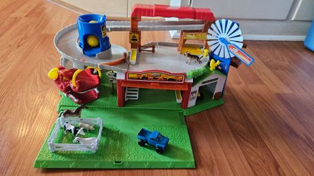 Farm toy