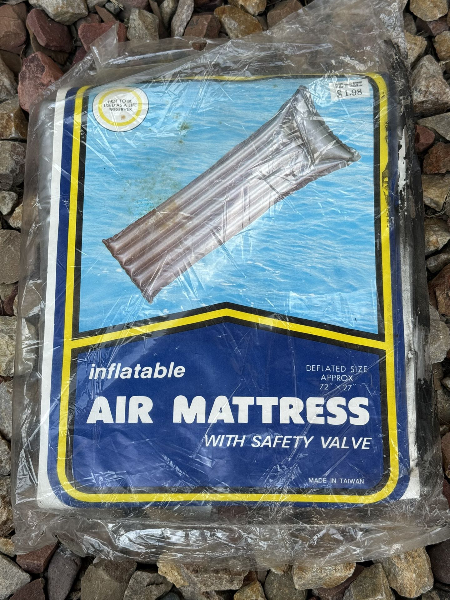 VINTAGE  Pic N Save GREY INFLATABLE AIR MATTRESS WITH SAFETY VALVE SIZE 72 x 27