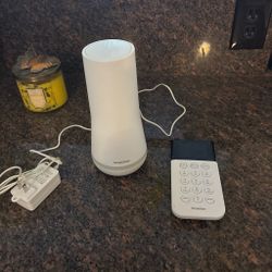 SimpliSafe Home Security Base Station and Keypad