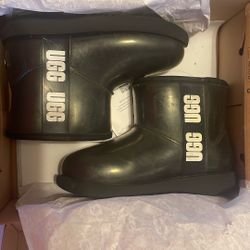 Used Kids Rain Boots (UGG)