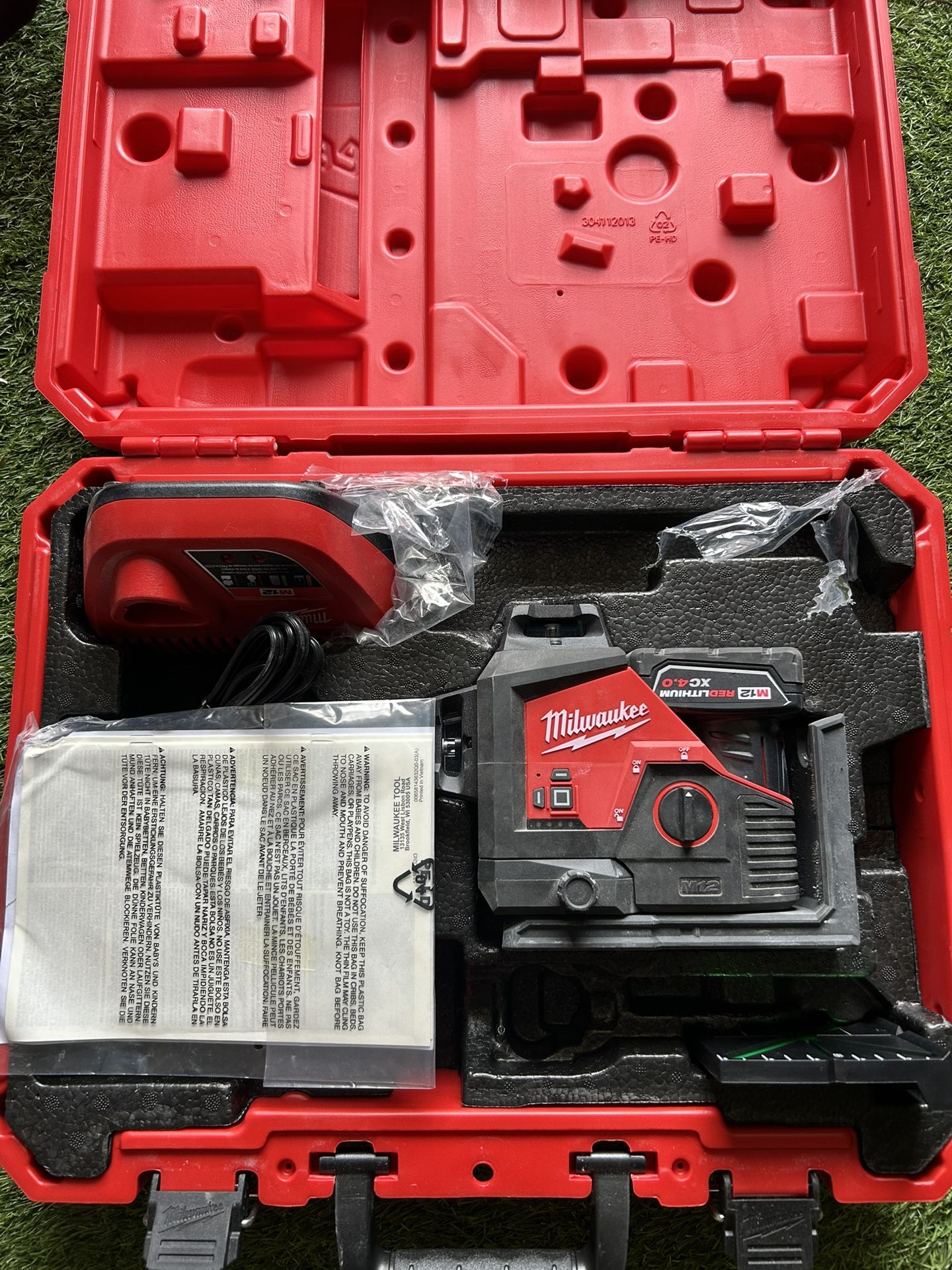 12v Milwaukee 3 -plane Laser