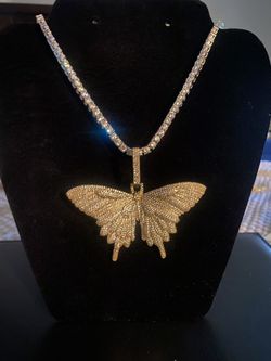 Gold Butterfly Pendant 