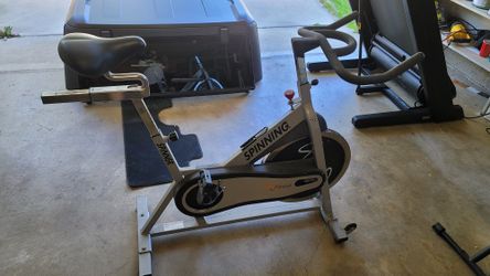 Indoor Cycling Bike Exercise Bike