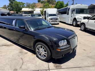 2006 Chrysler 300 limo