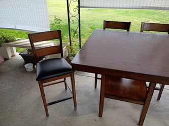 Table and chairs dining set