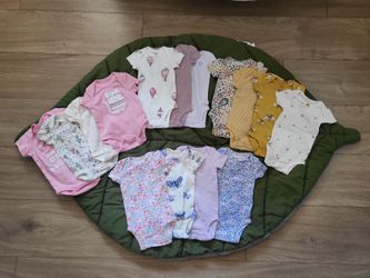 Newborn Baby Clothes/Items/Bibs/Mittens/Beanies/Swaddle