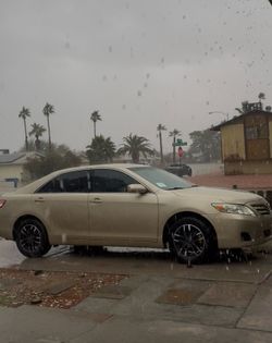 Toyota camary. 2O10