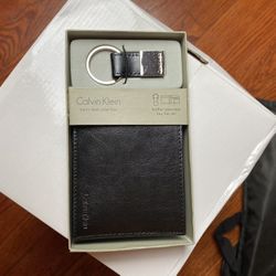 Calvin Klein Leather Passcase Key Fob Set