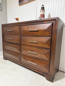 Dresser, Cajonera