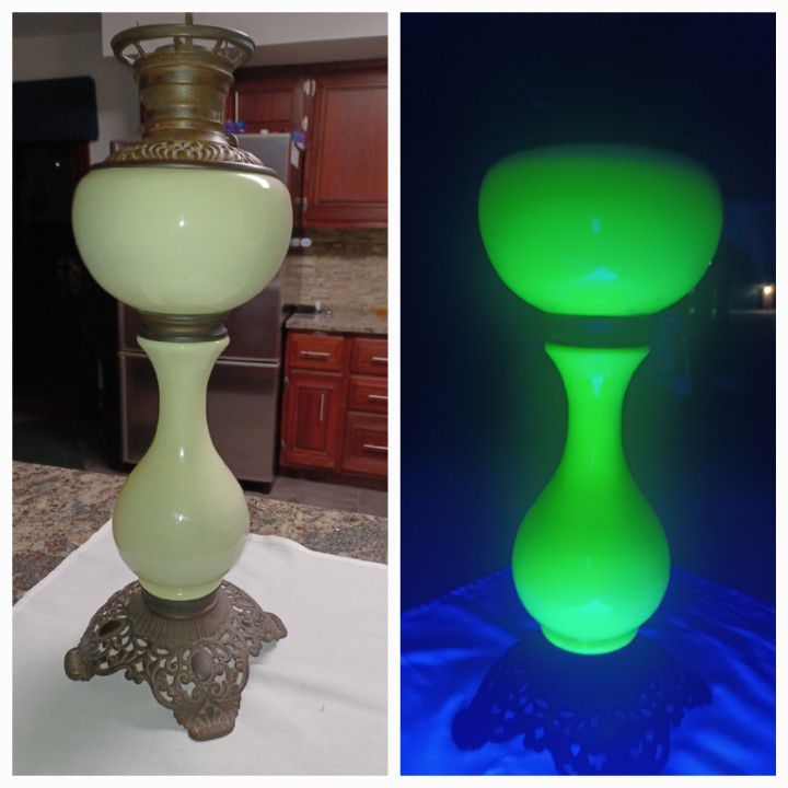 Antique Vintage Vaseline Uranium Glass Oil Banquet Lamp
