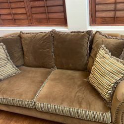 Free Couch 