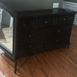 Dresser And Side Table 