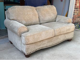 Sofa / Loveseat / Couch