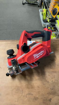 Milwaukee M18 18V Lithium-Ion Cordless 3-1/4 in. Planer (Tool-Only)