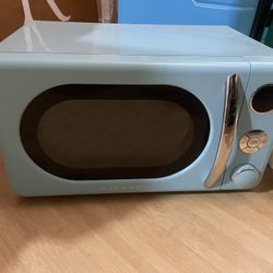 Cute Microwave DOESNT HEAT 