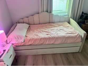 Twin Daybed with mattresses