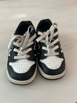 New Balance Toddler Sneakers Black & White – Size 8